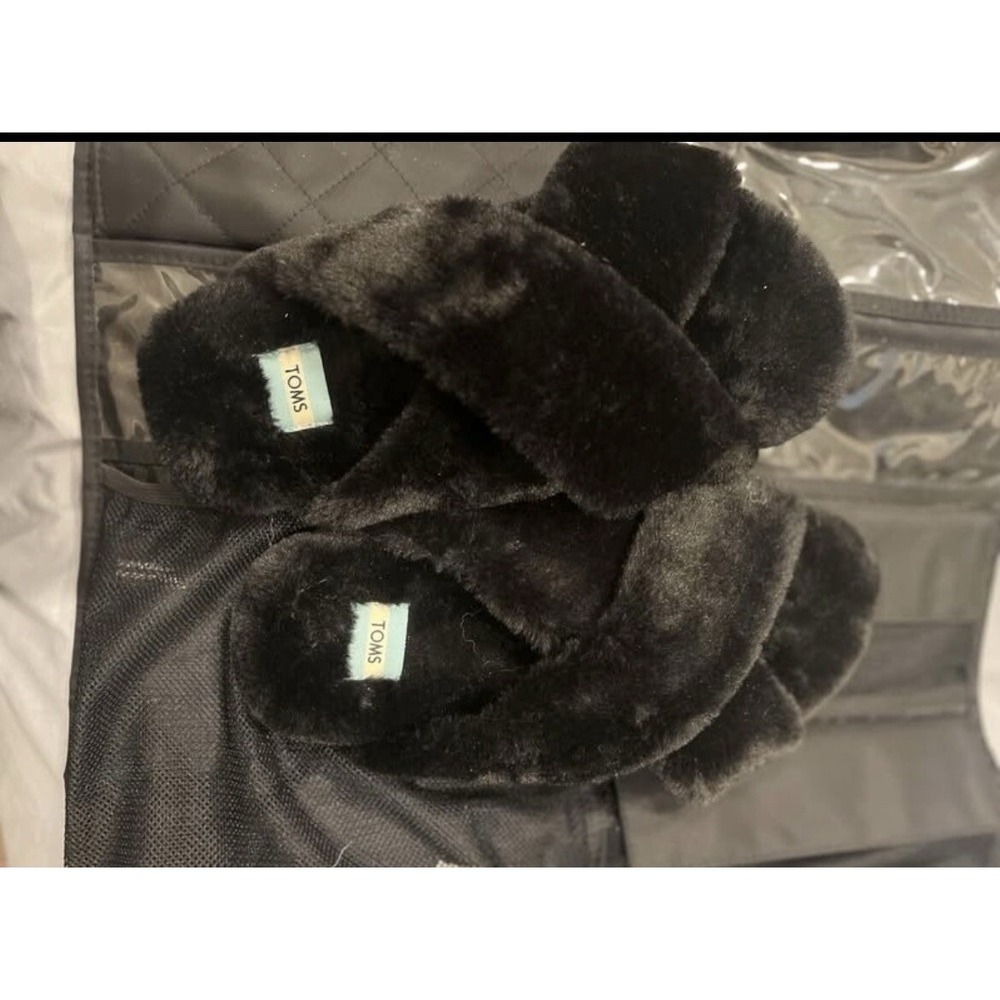 New Toms House Shoes Sz 9